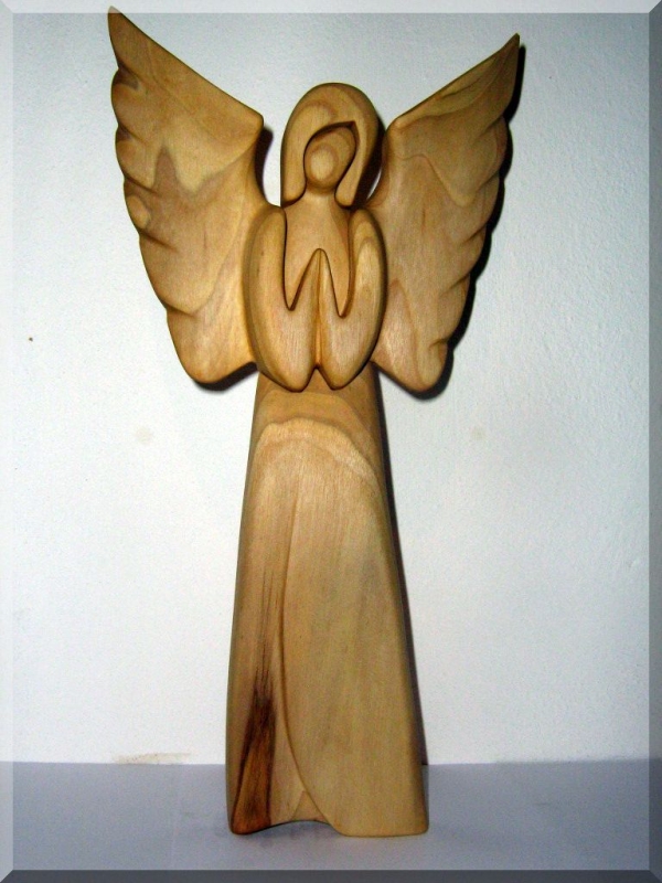 Soška, ​​Anjel sa modlí v. 25 cm | drevený anjel strážny