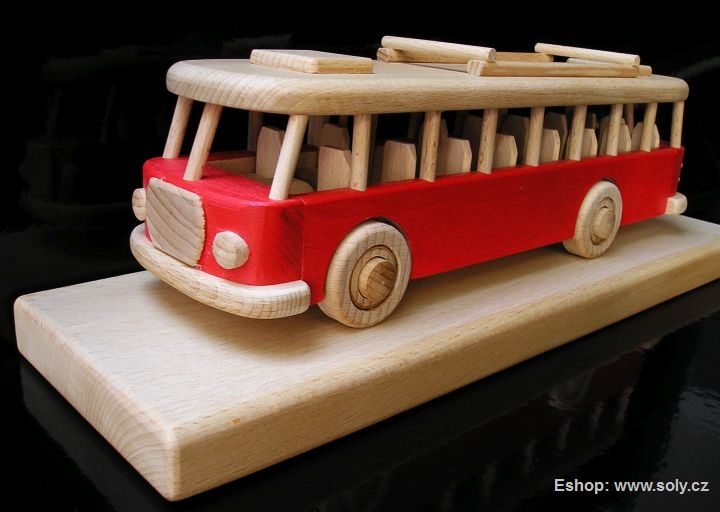 drevený darček, hračka autobus