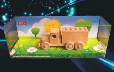 Hračky sťahovacie náklaďáček a drevený stojanček na ceruzky