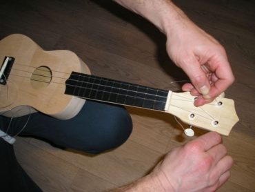 Stavebnica gitara Ukulele | hracie strunové nástroje pre deti