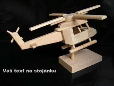 Vrtuľník pre pilota vrtulníku na stojančeku | drevené darčeky dárky a hračky