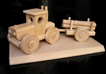 Lesný traktor | drevená hračka | drevené darčeky dárky pre vodičov