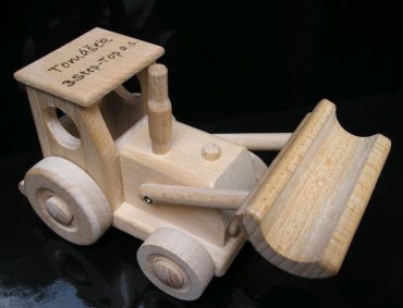 hračka trator s radlicou a náklad autíčko