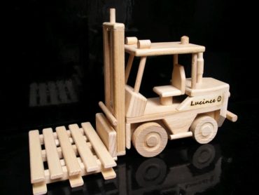 Vysokozdvižné vozíky jašterice | drevené darčeky a hračky