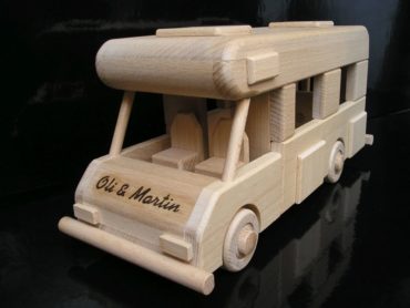 Karavan, obytné vozy, drevená hračka darček.