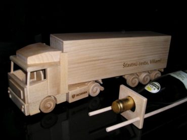 Víno, alkohol truck kamión | drevený darček pre vodiča kamiónu