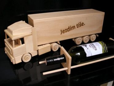 Víno, alkohol truck kamión | drevený darček pre vodiča kamiónu