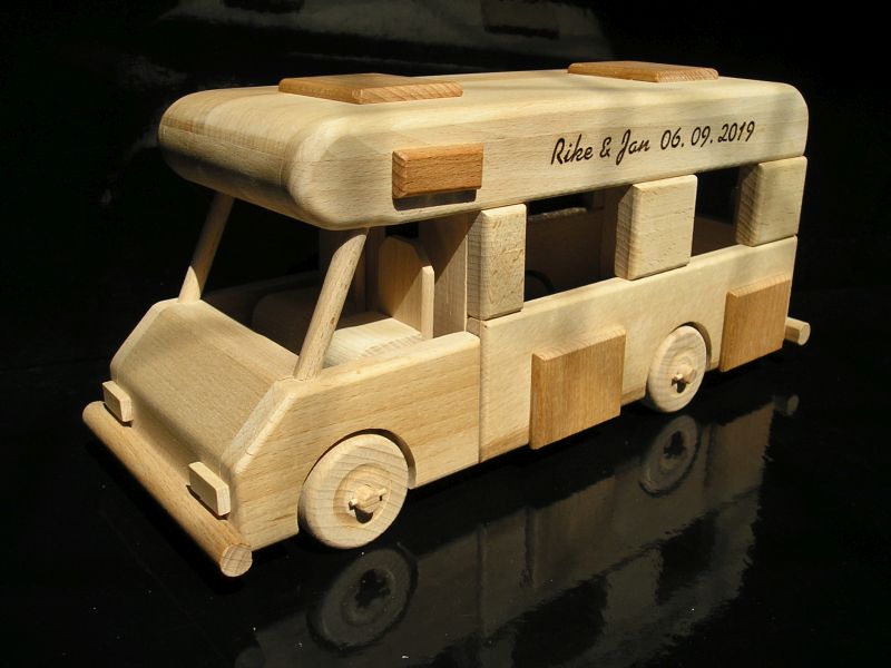 Karavan, obytný voz, drevená hračka darček.