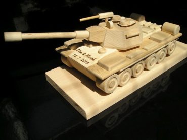 Hračky pre chlapcov vojenský tank | drevené darčeky a hračky