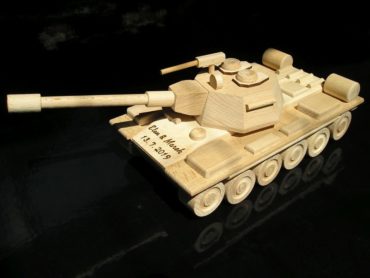 Hračky pre chlapcov vojenský tank | drevené darčeky a hračky