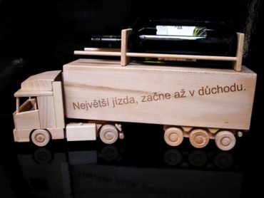 Víno, alkohol truck kamión | drevený darček pre vodiča kamiónu
