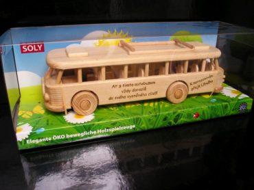 Drevené darčeky, autobus pre vodičov autobusov a zamestnancov dopravných firiem.