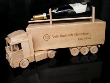 Víno, alkohol truck kamión | drevený darček pre vodiča kamiónu