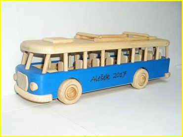 Autobus RTO hračka pre deti, drevené autobusy