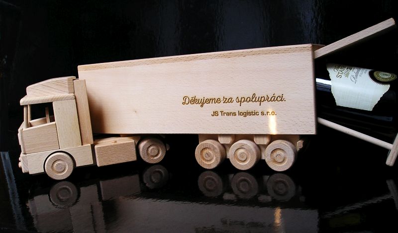 Víno, alkohol truck kamión | drevený darček pre vodiča kamiónu