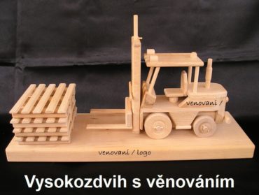 Vysokozdvižné vozíky jašterice | drevené darčeky a hračky
