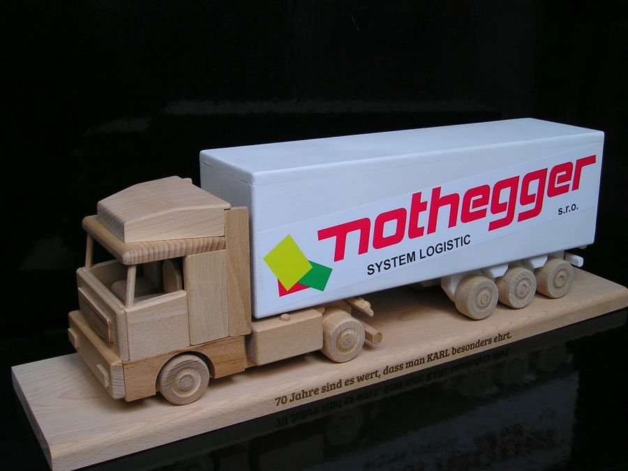 Nothegger kamion dárek
