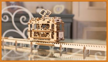 Električka mechanická technické stavebnice, drevené hračky