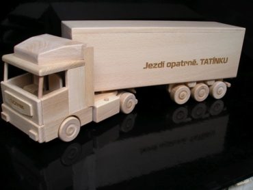 Víno, alkohol truck kamión | drevený darček pre vodiča kamiónu