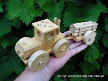 Lesný traktor | drevená hračka | drevené darčeky dárky pre vodičov
