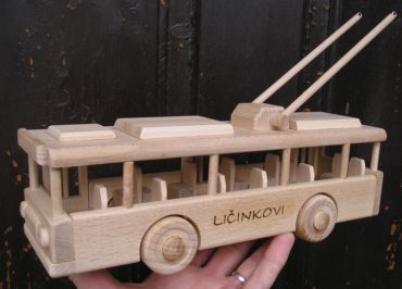 Trolejbusy, busy drevené hračky, drevené darčeky
