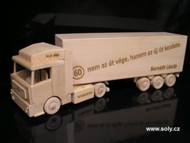 Víno, alkohol truck kamión | drevený darček pre vodiča kamiónu