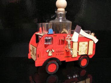 Ajándék palackok egy tűzoltó számára