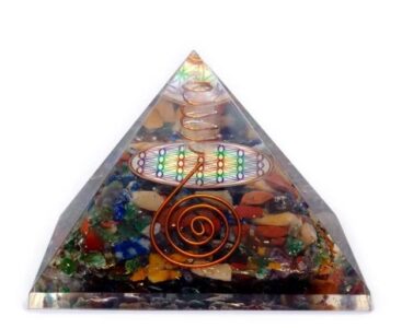 krystalová pyramída