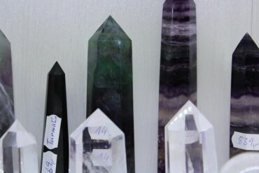 Čakrový reiki obelisk