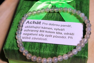 Achát ružový brúsený náramok z minerálnych kameňov