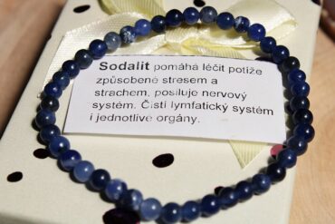 Sodalit dámske náramky z minerálov a kameňov