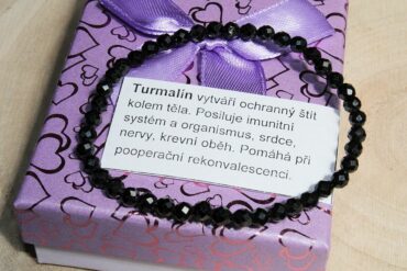 Turmalín náramky z minerálov a kameňov