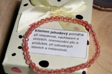 Kremeň jahodový dámske náramky z minerálov a kameňov